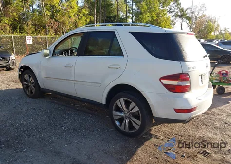 2010 Mercedes-Benz Ml 350 z USA, uszkodzony, nr VIN 4JGBB5GB7AA581253